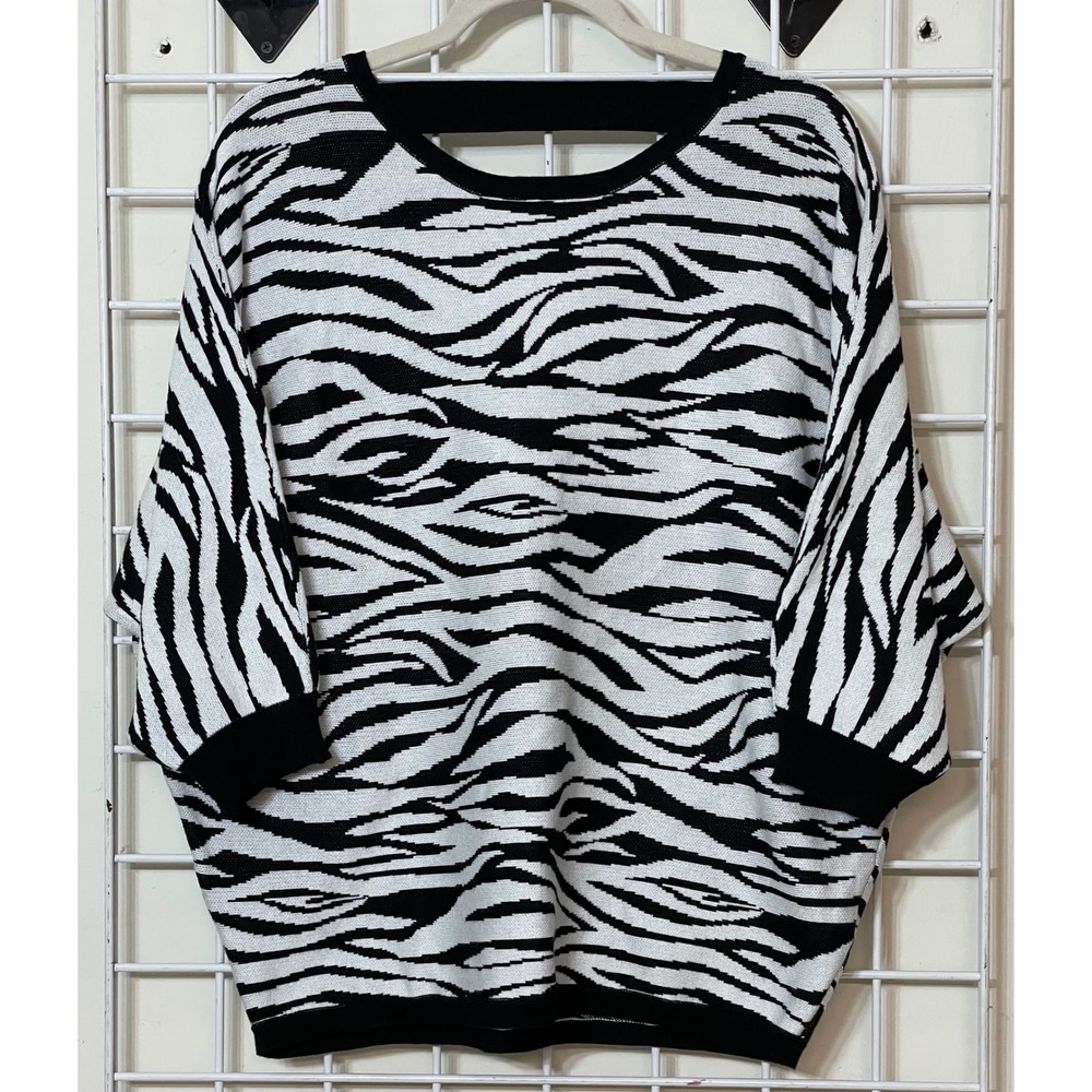 Cable and Gauge Womens Zebra Print Knit Sweater Top Size Large oversized NWT - Picture 3 of 7
